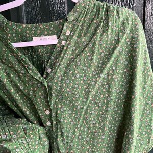 Doen green floral top